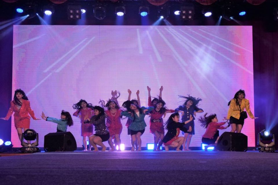 台湾で開催されたCool Japan Fest 2018でバブリーダンスを踊る登美丘高校ダンス部OG